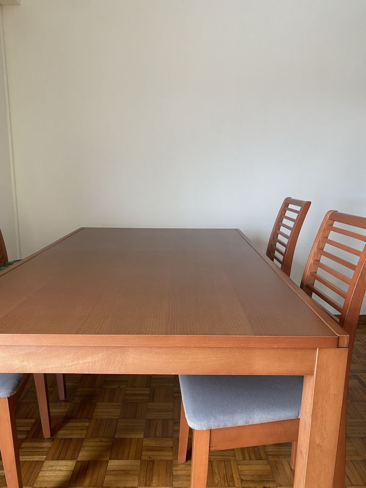 Mesa em madeira (!) extensivel em excelente estado