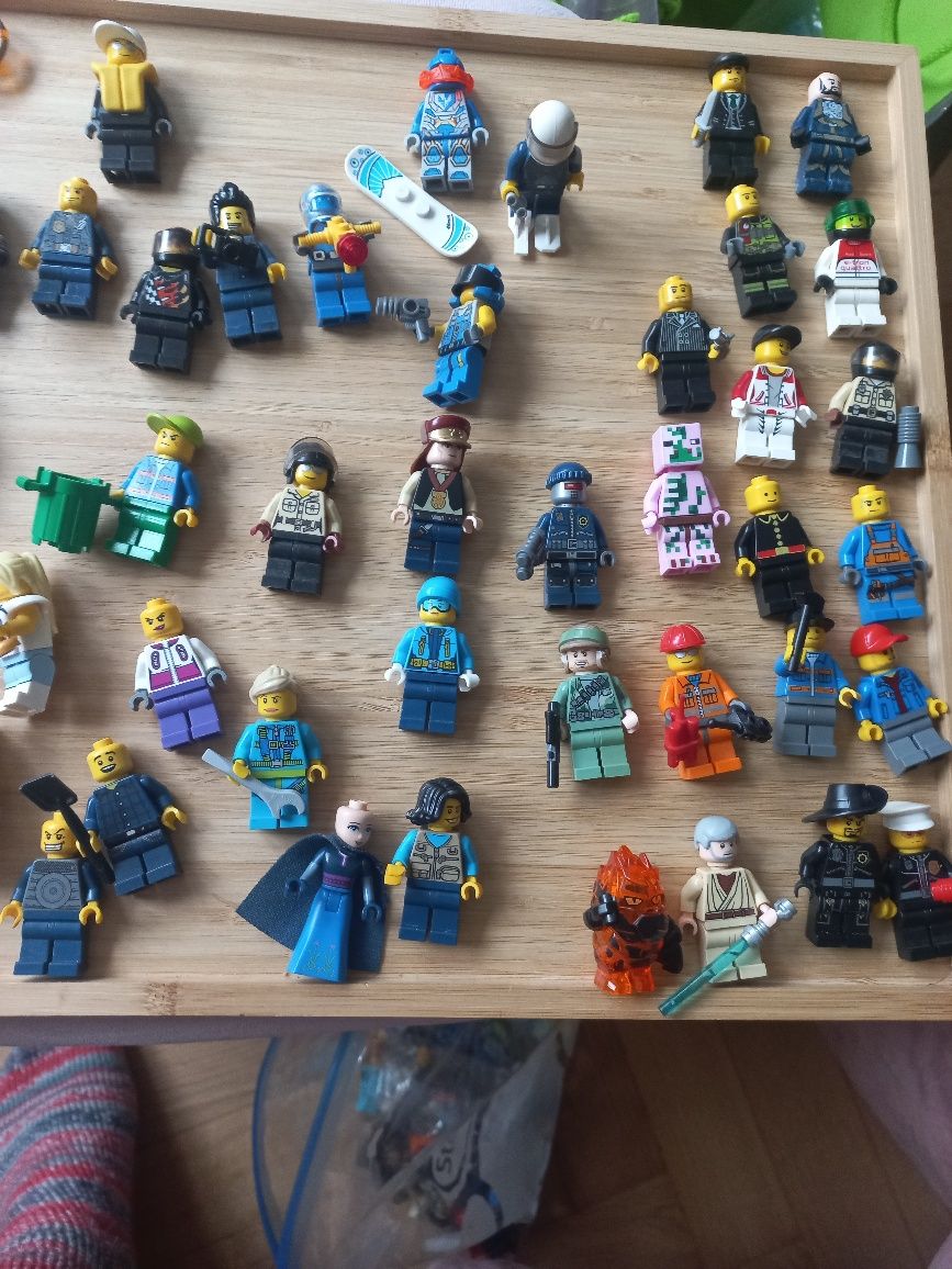 Lego figurki , mnóstwo