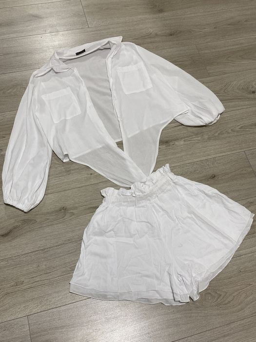 костюм білий жіночий, рубашка та шортики
