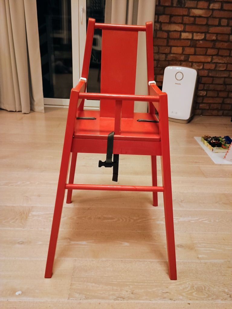 Drewniane Czerwone Krzesełko że stolikiem do Karmienia IKEA Blames