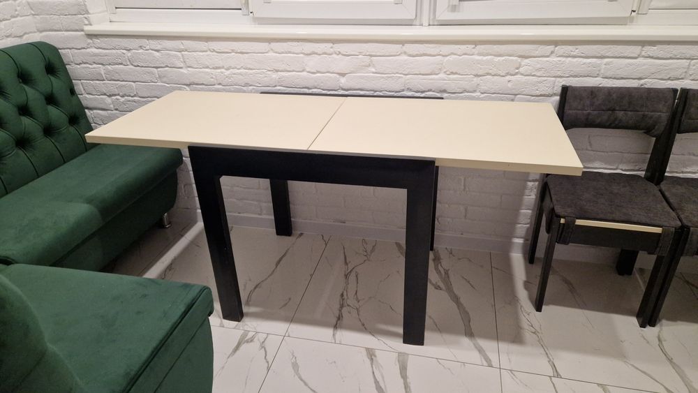 Стіл+4 стільця БУ-2900 грн.