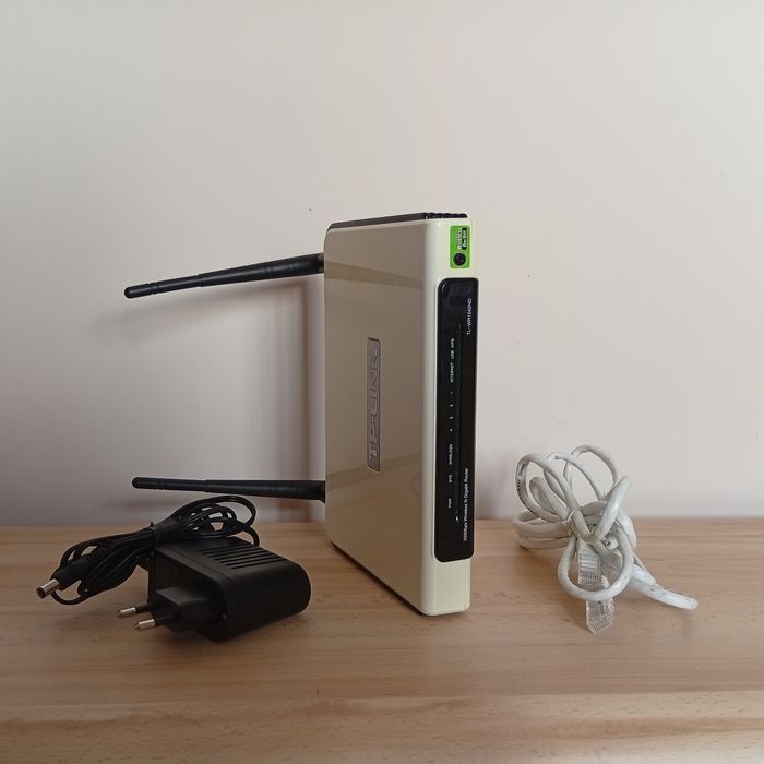 Router TP-Link TL-WR1042ND