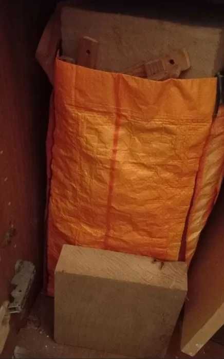 Surowe drewno na opał lub do obróbki
