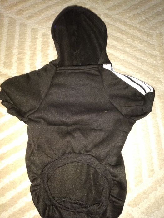 Roupa quente para cão preto e vermelho