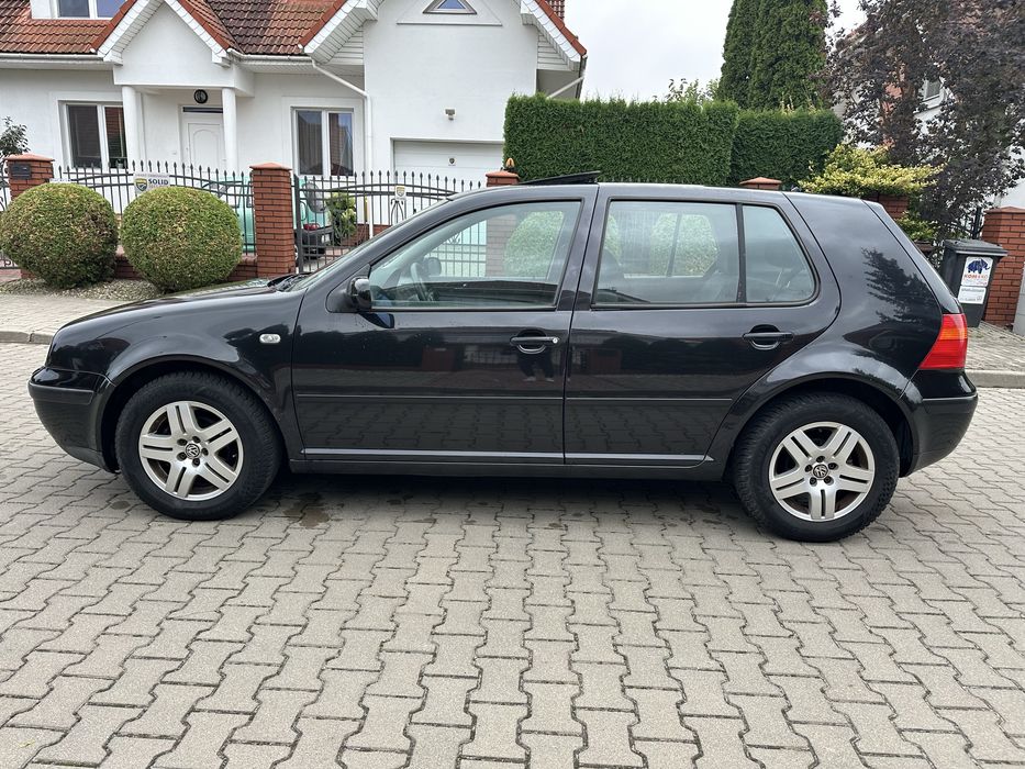 Volskwagen Golf IV 1.6 SR Dobre wyposażenie Zimówki