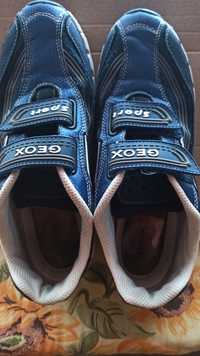 Сині чоловічі кросівки Geox 40 розміру