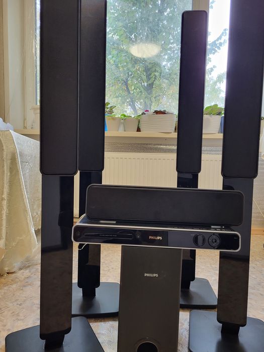 Продаю домашній DVD кінотеатр Philips HTS3568/51
Особливості