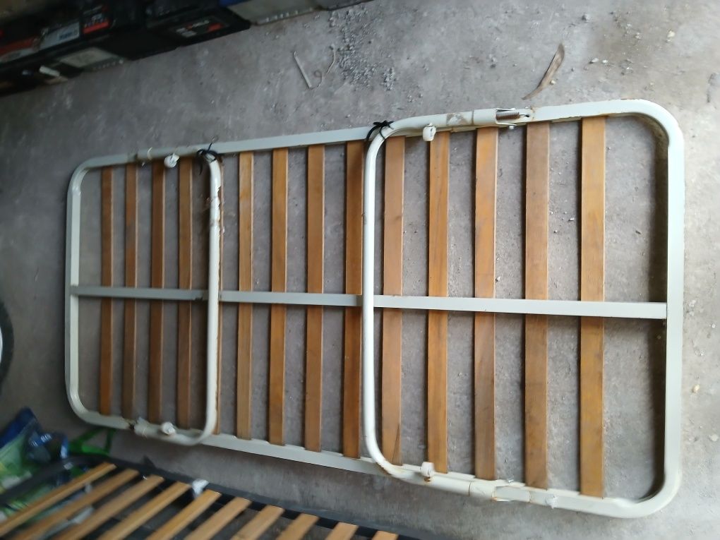 Estrado de ferro para a cama solteiro