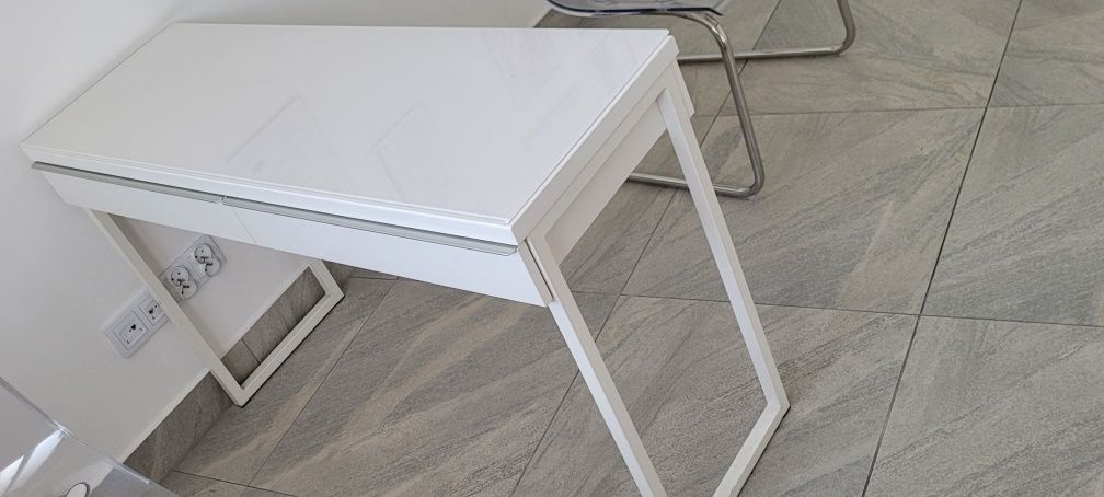 Biurko IKEA Besta Burs