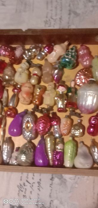 Новорічні іграшки.кого цікавлять зверніть