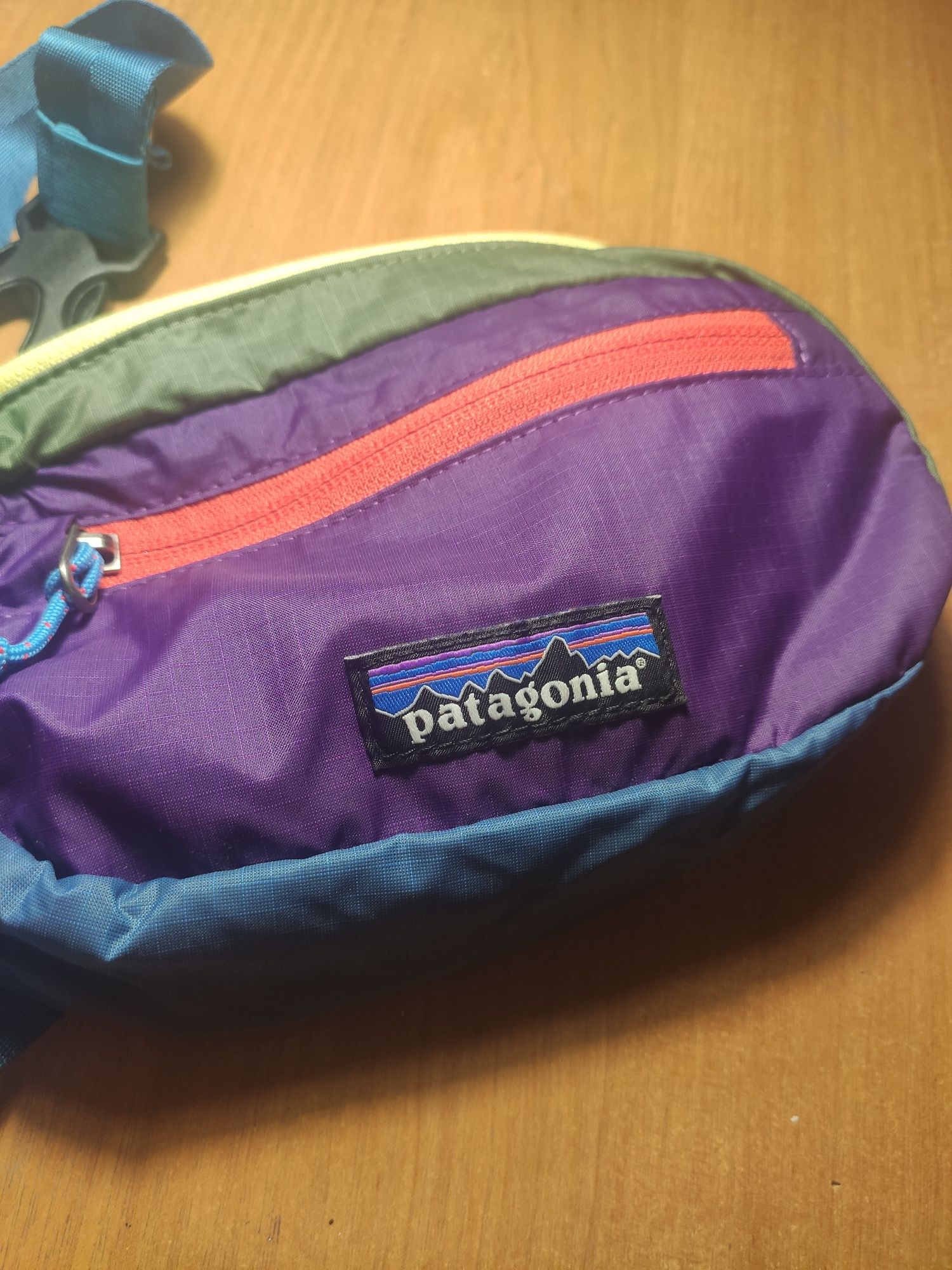 Сумочка месенджер patagonia mini