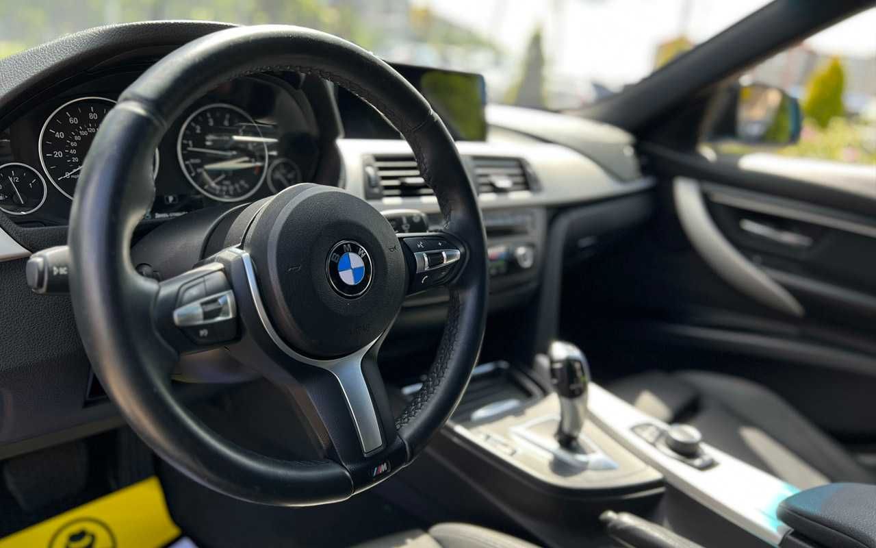 BMW 320 2013 року