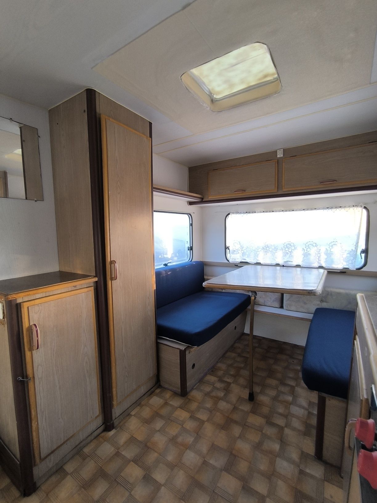 Caravana Pluma 350