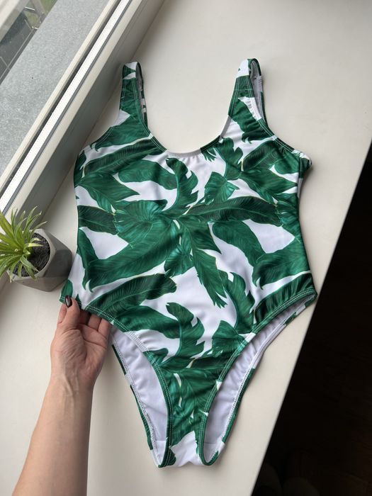 Суцільний новий якісний яскравий купальник спільний злитний