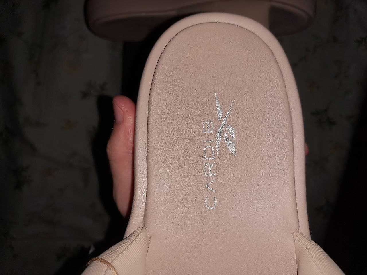 Reebook x Cardi b slides Kapcie