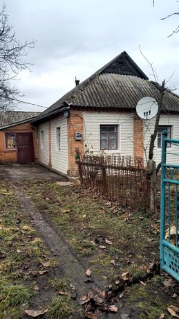 Будинок в селі Мирославка