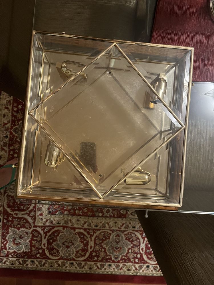 Vendo candeeiro de tecto de latao e vidro 40x40