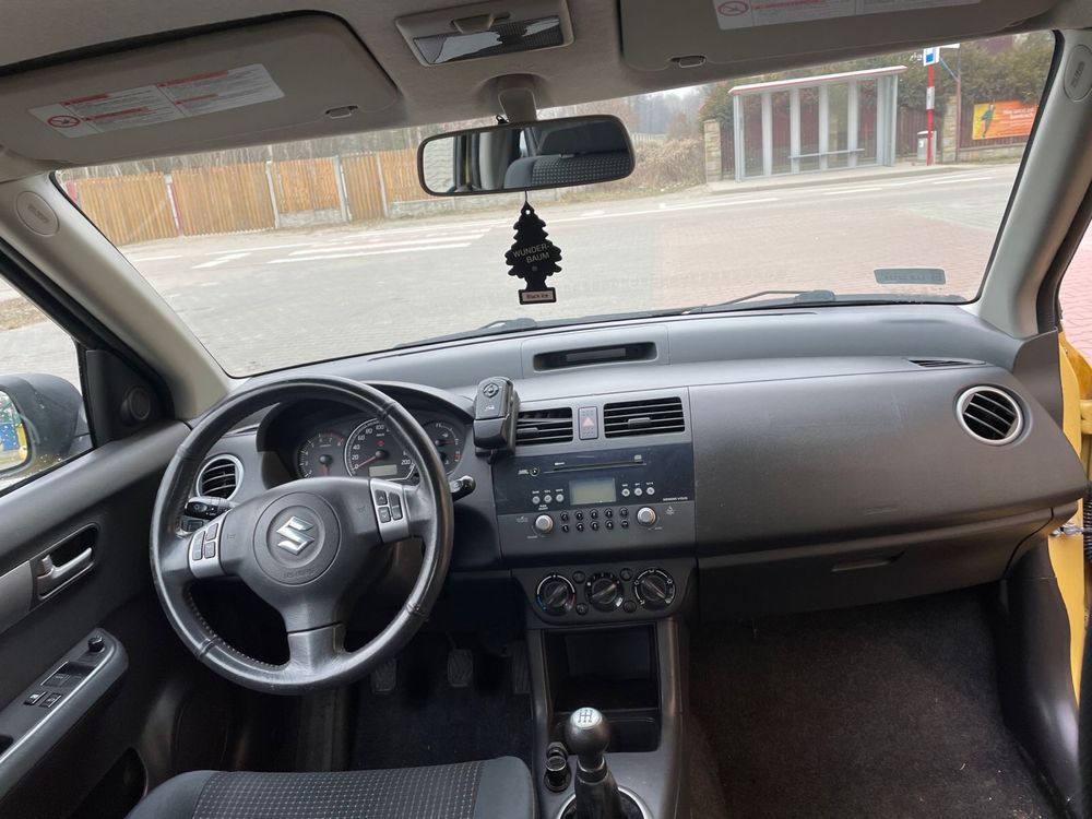 Suzuki Swift 1.5 benzyna 2005 rok Keyless go Niski Przebieg !