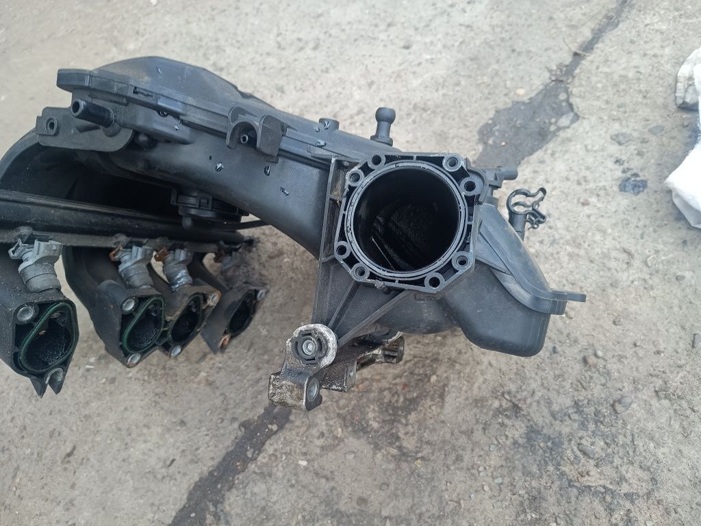 Kolektor ssący wtryski listwa 1.6mpi Audi A3 8P VW Golf V Skoda Seat