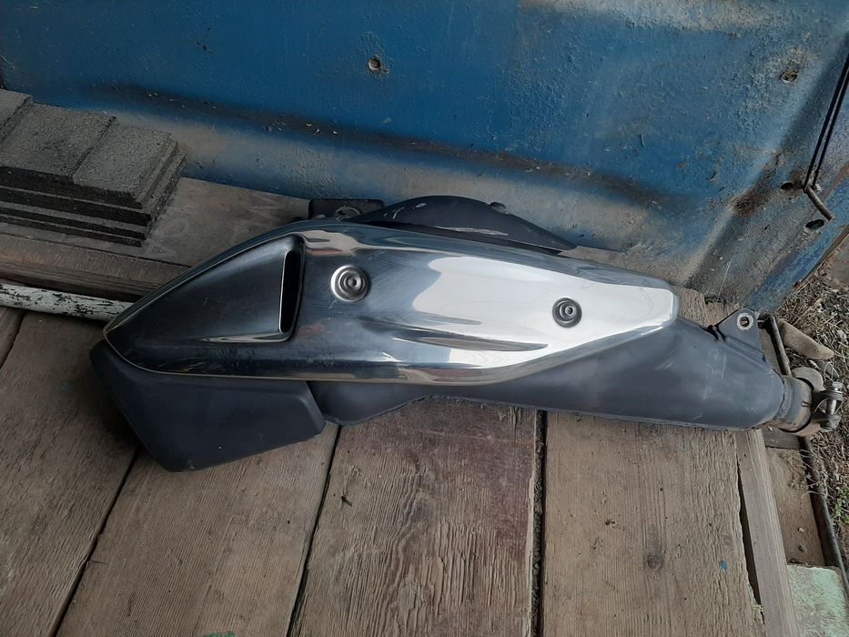 Оригінальний глушник до Хонда Трансальп 700 в дуже хорошому стані..