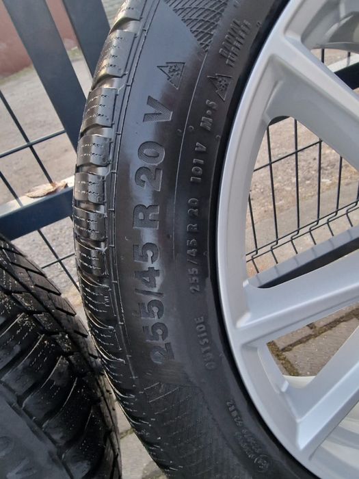 Felgi Audi Q5 8.0Jx20 ET39 + opony zimowe Continental 255/45/20