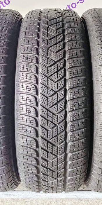 Шини зимові R17 215/65 Pirelli Scorpion Winter