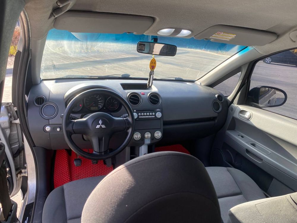 Продам Mitsubishi colt 1.3 2006