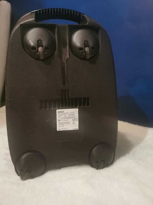 Odkurzacz Bosch 1800 W -workowy