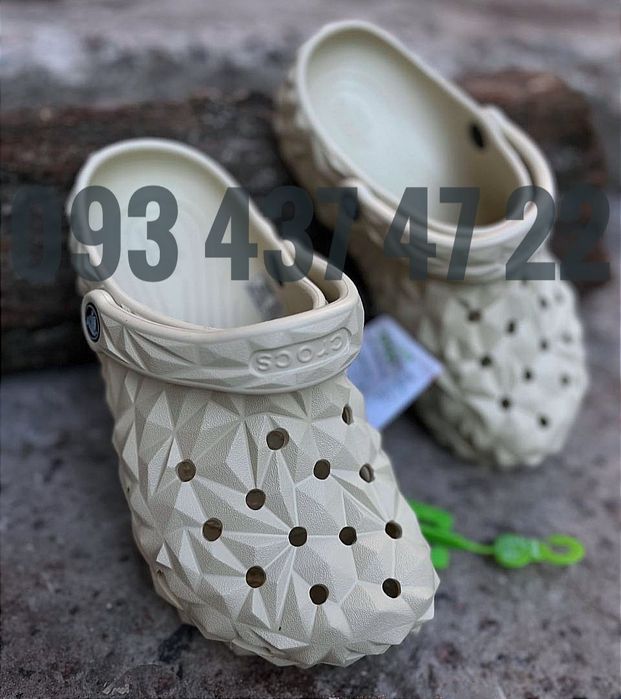 Крокси Сабо Унісекс Crocs Classic Geometric Crocs Classic Geometric