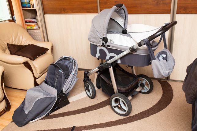 Baby Design Husky wózek 2w1 – gondola plus spacerówka