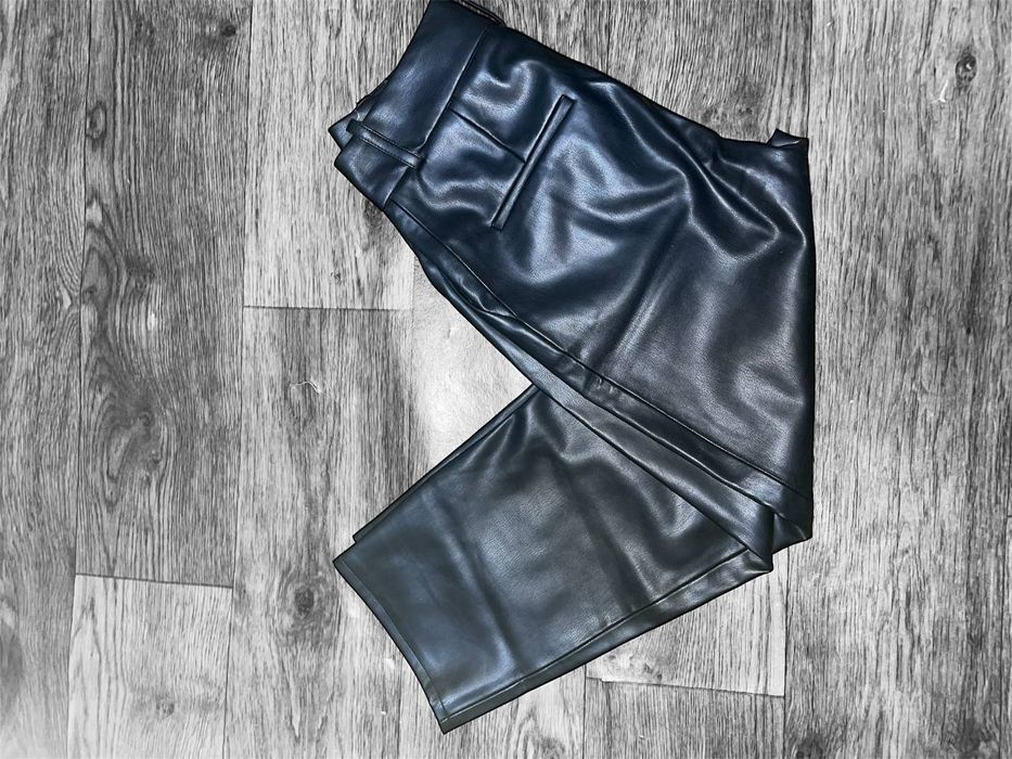 Латексные штаны ZARA