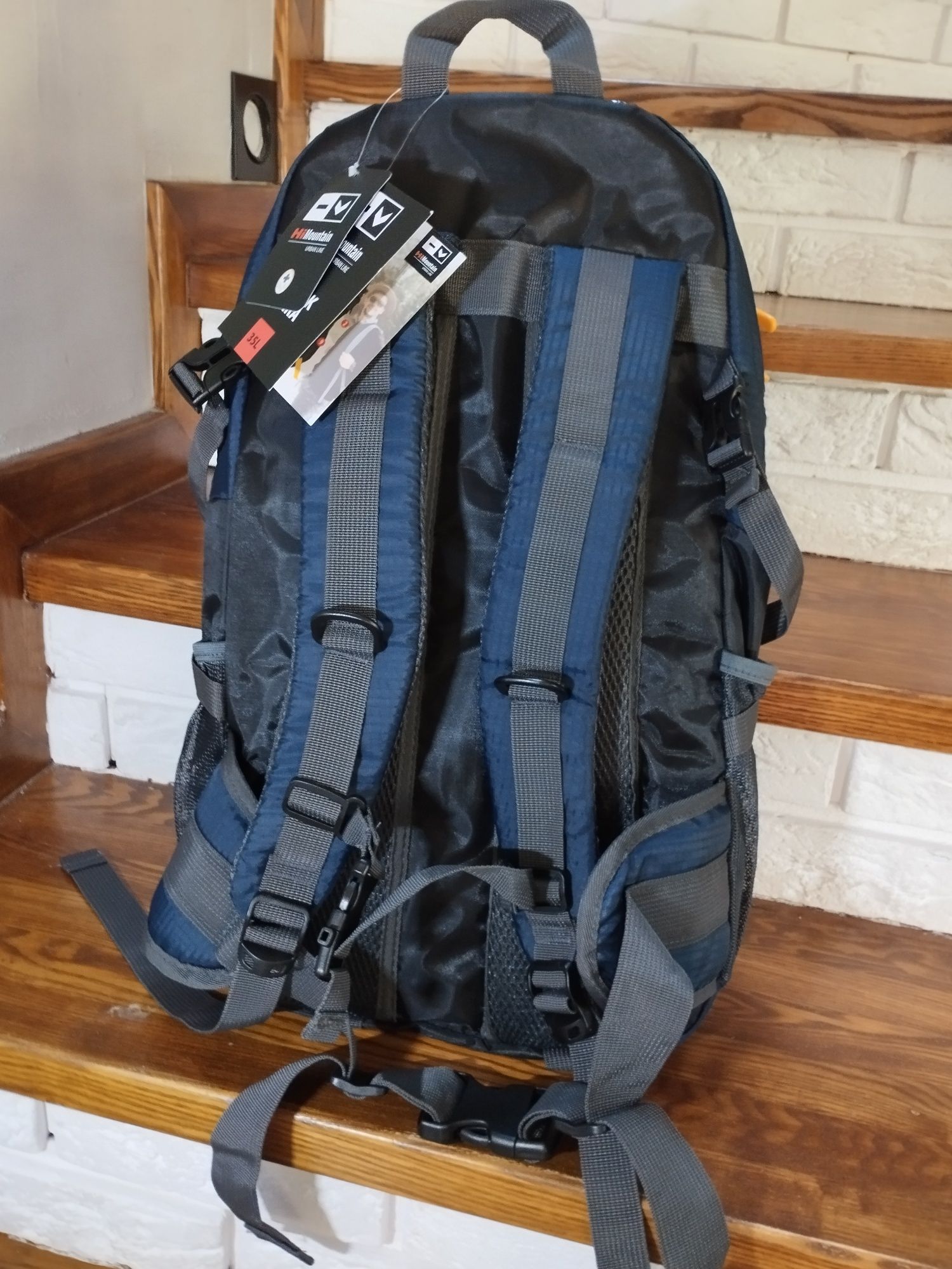 Nowy plecak turystyczny HiMountain 35 L. Urban line