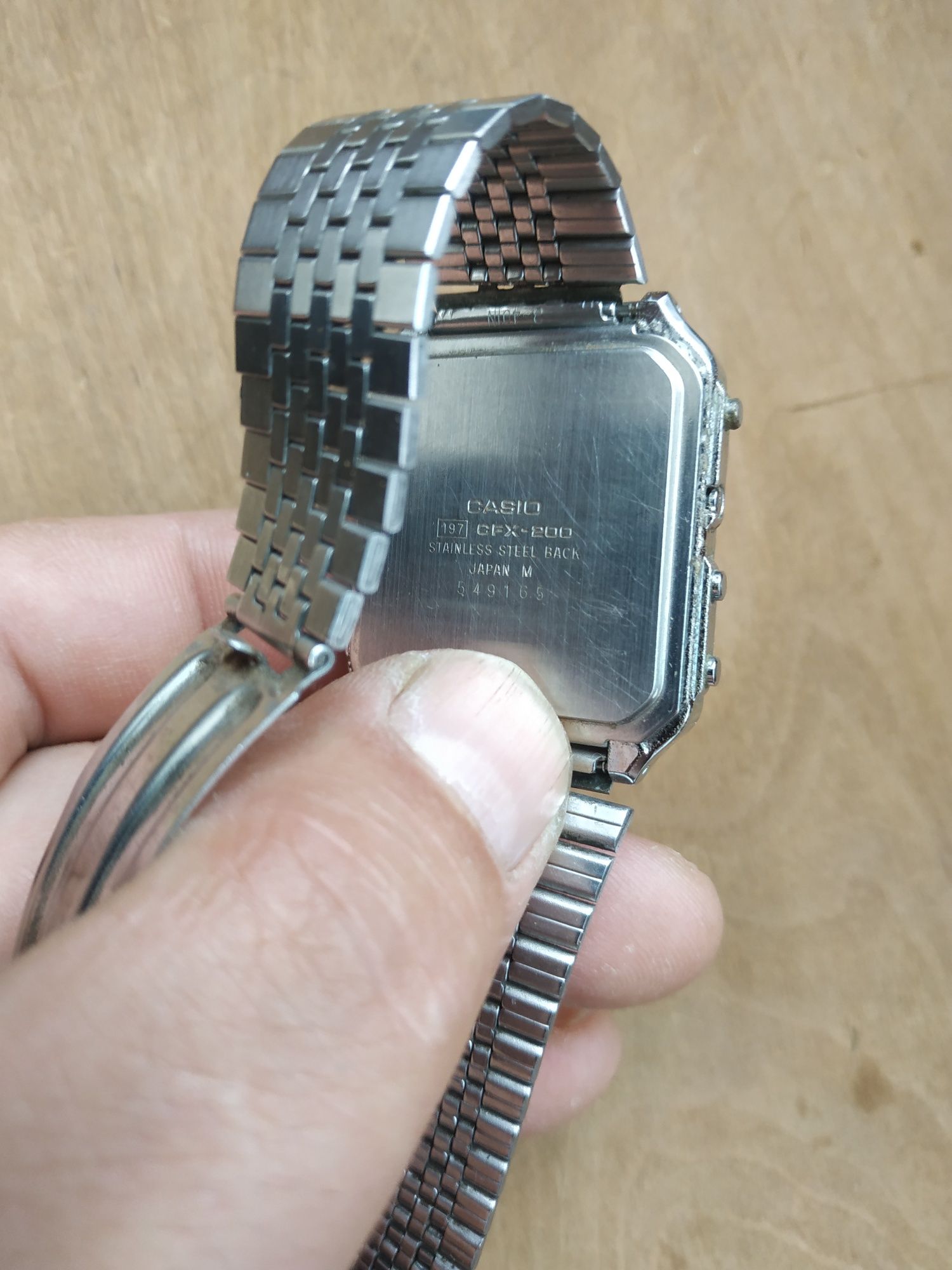 Часы Casio CFX-200.