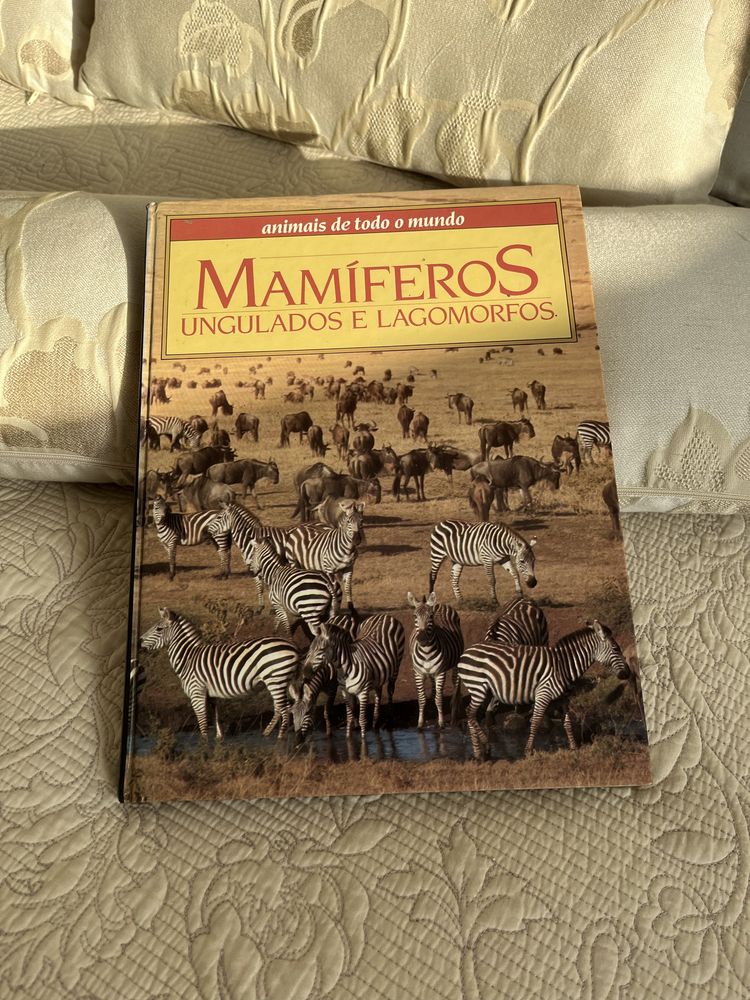 Livro sobre mamíferos