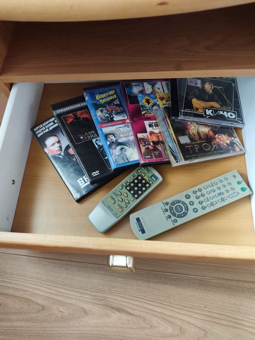 Продам телевізор JVC, DVD-програвач (комплектом)