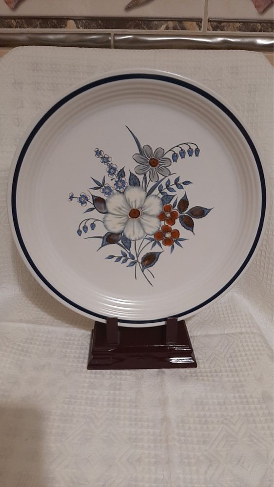 Nowe naczynie ceramiczne w kwiaty Town&Country collection Blue Ridge