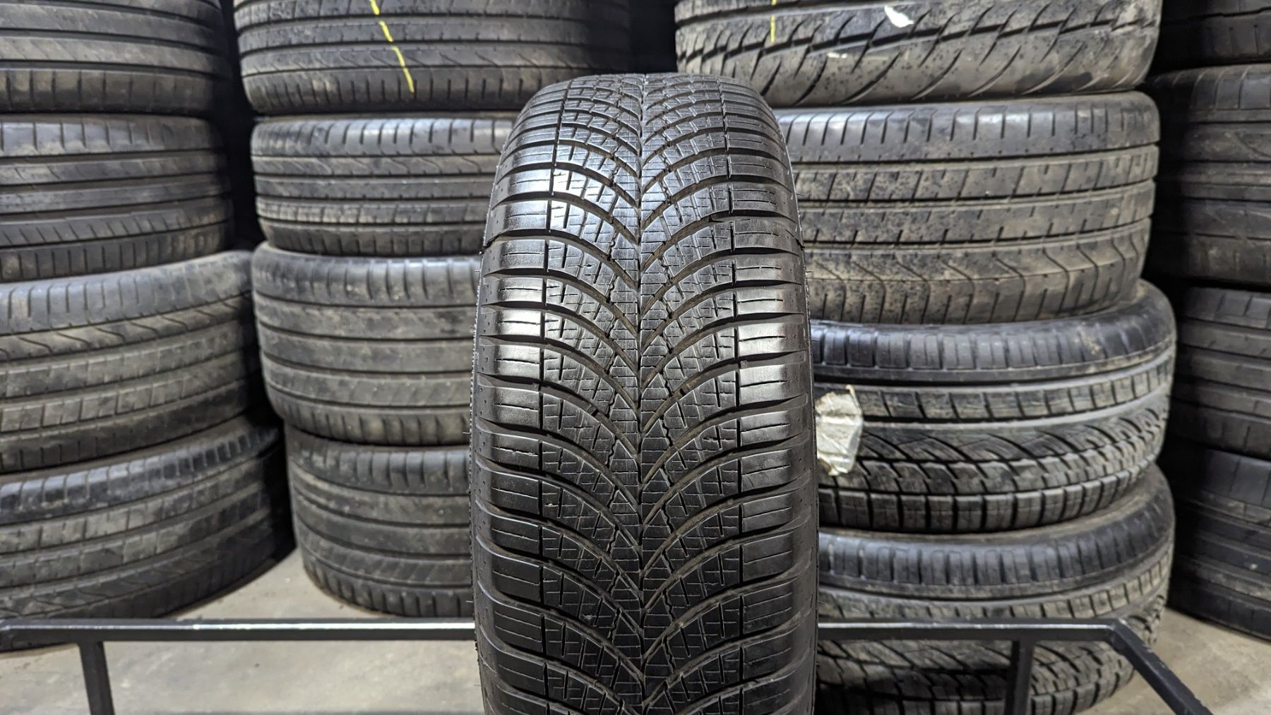 Шина 205/60 R 16 Good Year Vector 4Seasons gen3 Одне колесо Розпаровка