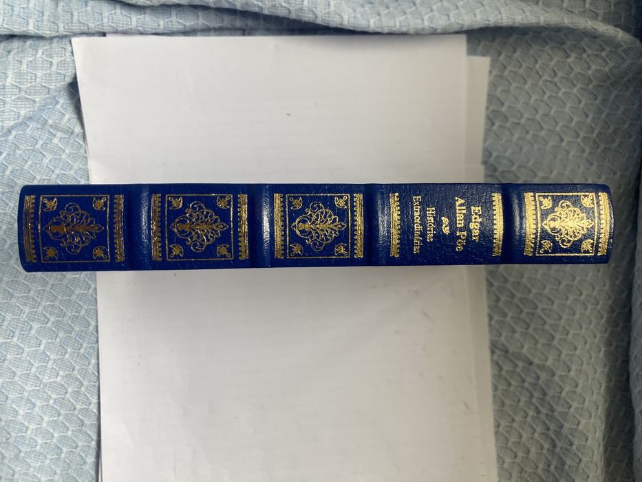 Edgar Allan Poe, Historias Extraordinarias, capa rija