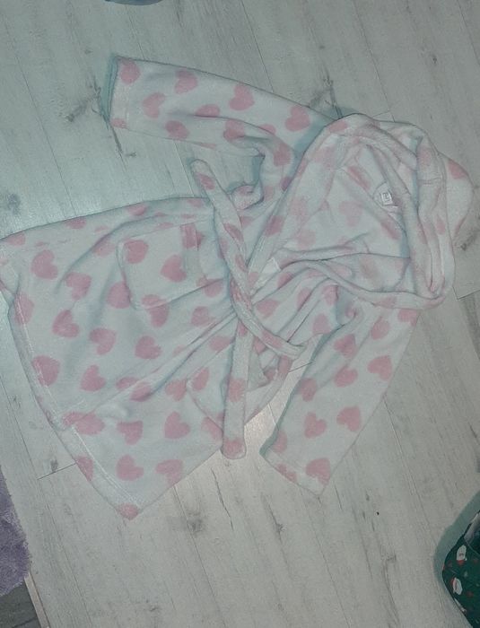 Piękny miękki ciepły szlafrok kąpielowy r. 110-116, 5-6 lat z kapturem