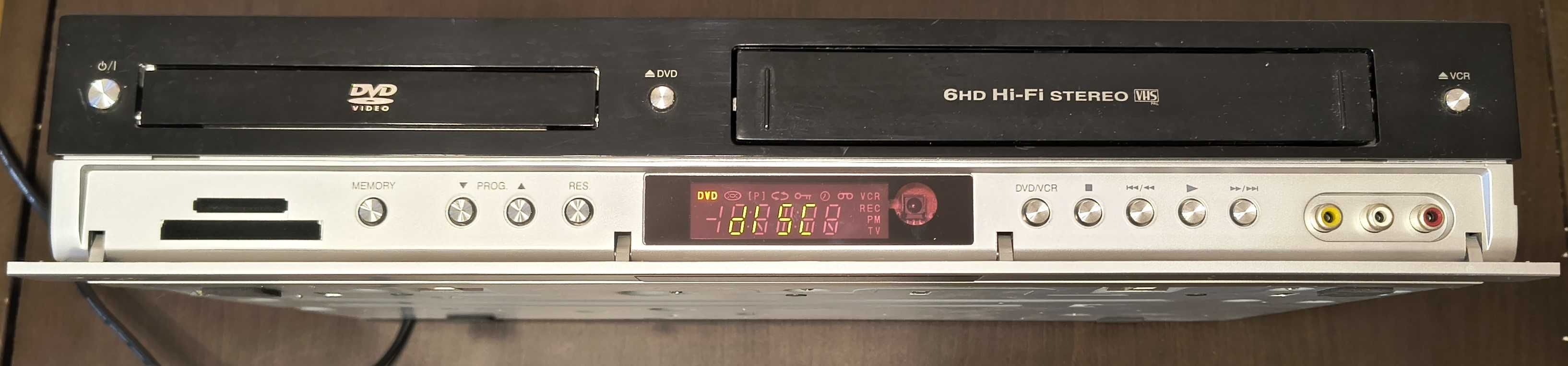 LG DVD-програвач/відеорекордер Модель DC699X