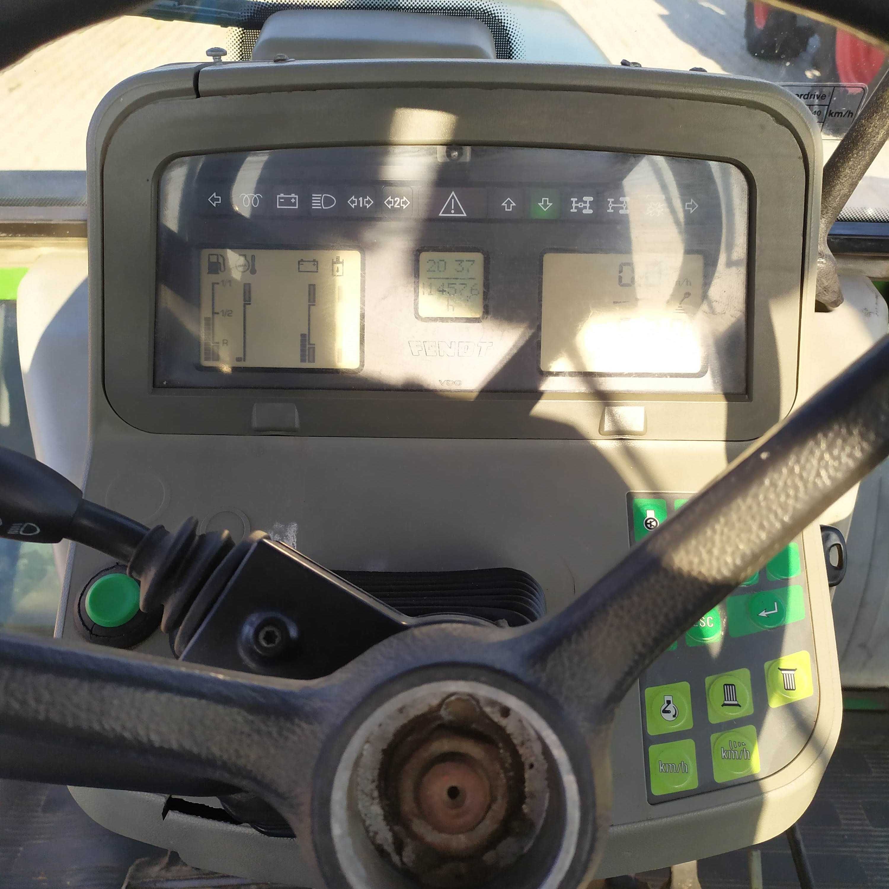ciągnik rolniczy FENDT 311  z tuzem