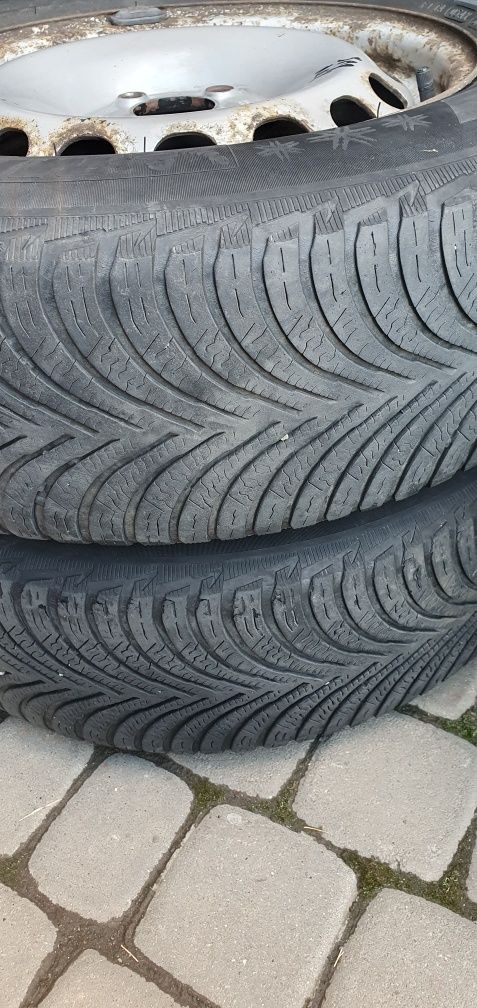 Продам зимнюю  резину с дискам  195/65/15 Michelin alpin 5 с дисками