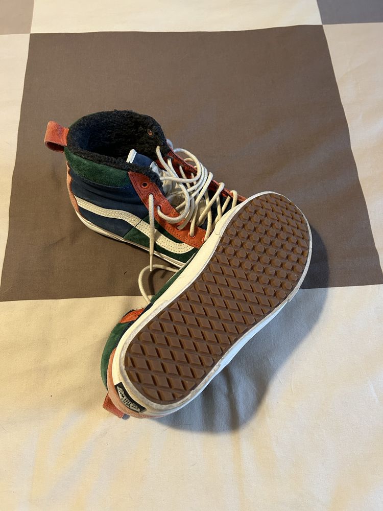 Tenis VANS com pelo - bota