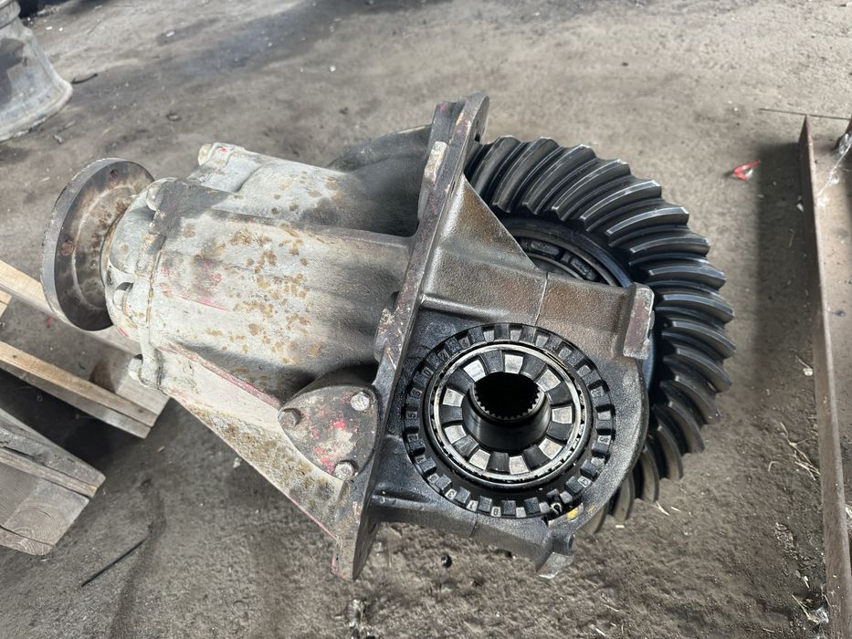 Задней редуктор Ман командор