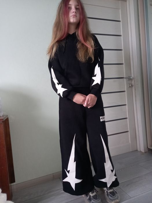 Тёплый плотный костюм на девочку