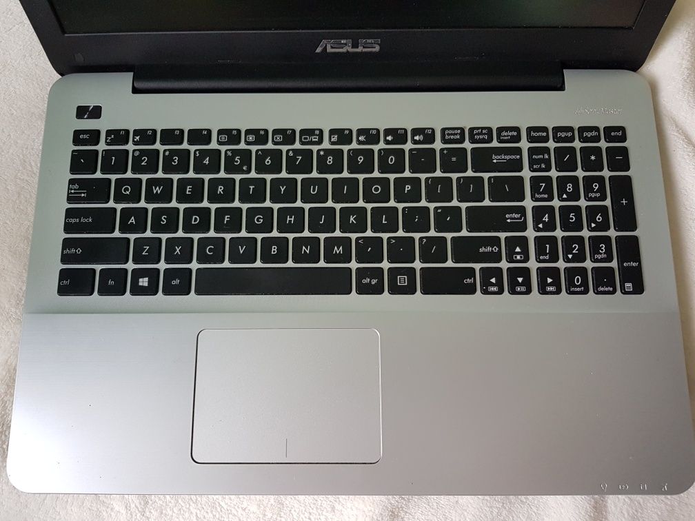 SUPER STAN Laptop ASUS A555L,8GB SSD,Intel i5,HDMI, 15,6cala, vRAM 2GB