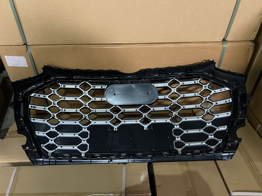 Решетка радиаторов гриль AudiQ5 2017-2019-2023 grille Audi Q5 ауди ку5