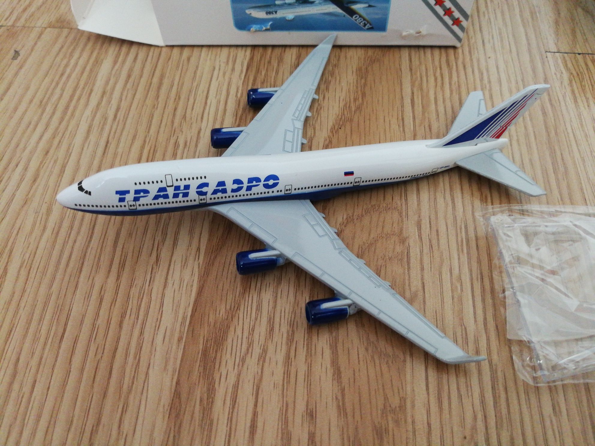 2x modele samolotów 1/400 boeing 747 airbus a380 etihad metal metalowe