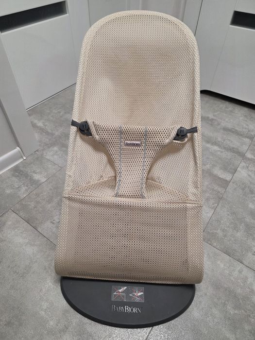 Bujaczek leżaczek BabyBjörn mesh bliss
