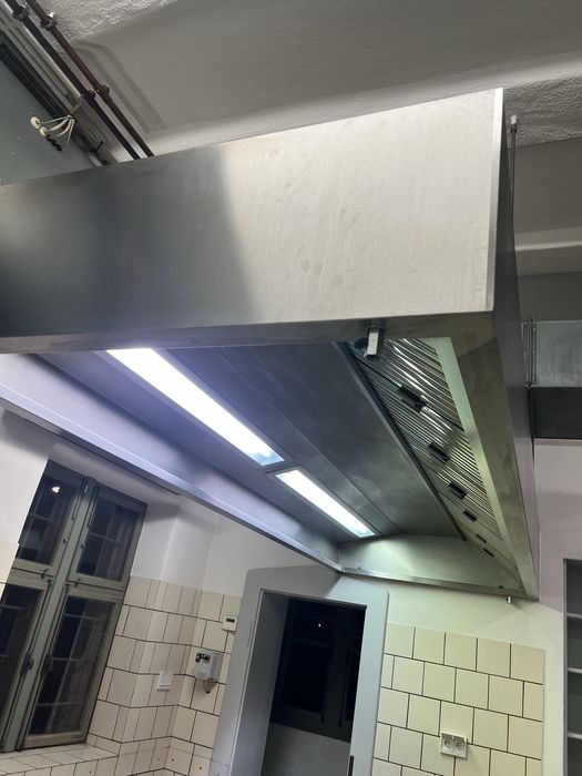 Okap pochlaniacz z oswietleniem